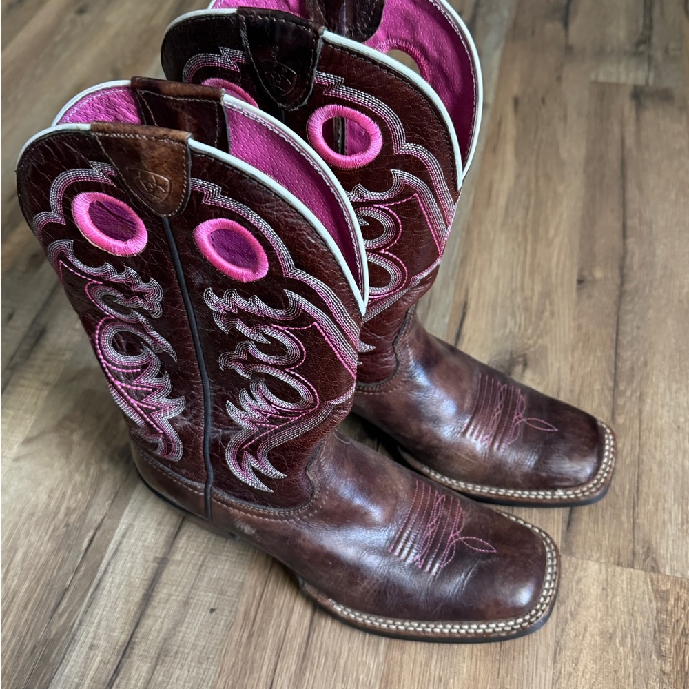 Ariat Women's Western Boots in Brown and Pink